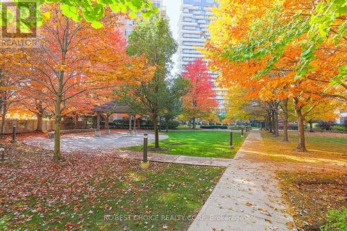 504 - 1103 Leslie Street, Toronto, ON - Outdoor