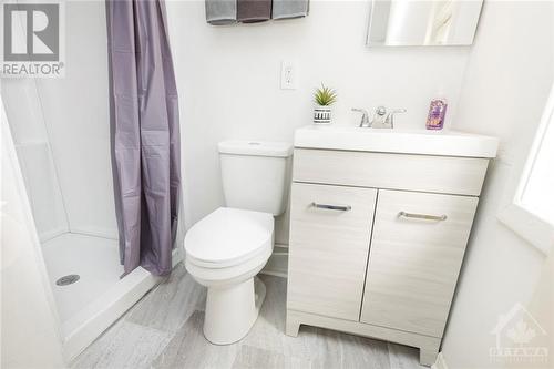 456 Bronson Avenue Unit#1, Ottawa, ON - Indoor Photo Showing Bathroom