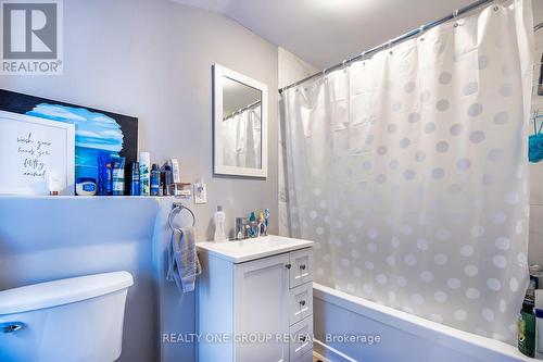 285 Jarvis Street, Oshawa, ON - Indoor Photo Showing Bathroom