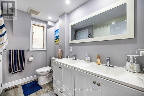 285 Jarvis Street, Oshawa, ON - Indoor Photo Showing Bathroom