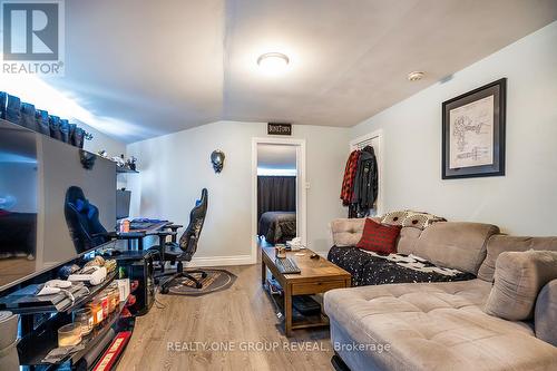 283 Jarvis Street, Oshawa, ON - Indoor