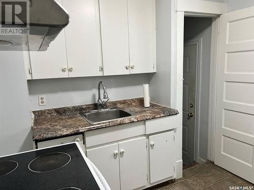 1004 Argyle Street, Regina, SK - Indoor Photo Showing Kitchen