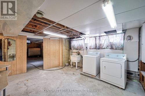 386 Paliser Crescent N, Richmond Hill, ON - Indoor Photo Showing Laundry Room