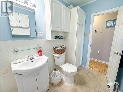 30 Princess Street, Sackville, NB - Indoor Photo Showing Bathroom