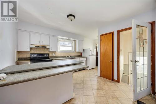 364 Shepherd Street, Sarnia, ON - Indoor Photo Showing Kitchen