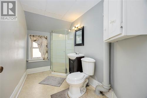 364 Shepherd Street, Sarnia, ON - Indoor Photo Showing Bathroom