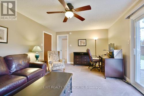 23 Debra Crescent, Barrie, ON - Indoor Photo Showing Living Room