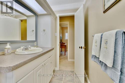 23 Debra Crescent, Barrie, ON - Indoor Photo Showing Bathroom