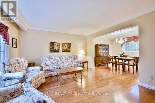 23 Debra Crescent, Barrie, ON - Indoor Photo Showing Living Room