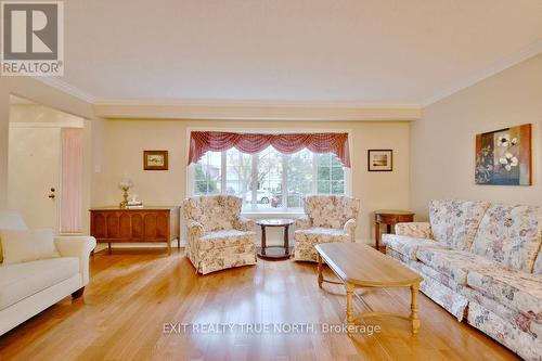 23 Debra Crescent, Barrie, ON - Indoor Photo Showing Living Room