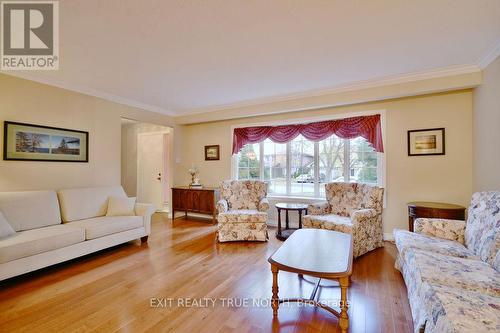 23 Debra Crescent, Barrie, ON - Indoor Photo Showing Living Room