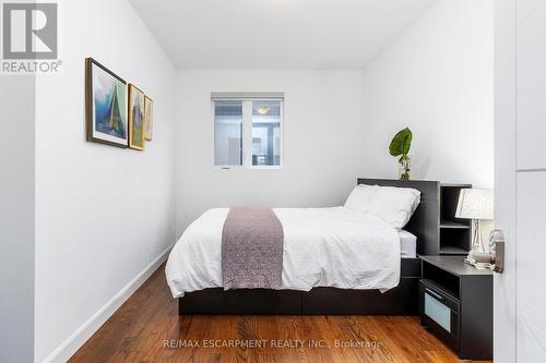 528 Jones Road, Hamilton, ON - Indoor Photo Showing Bedroom