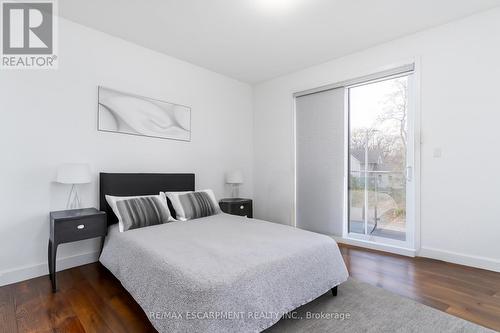 528 Jones Road, Hamilton, ON - Indoor Photo Showing Bedroom