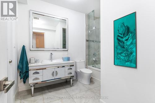 528 Jones Road, Hamilton, ON - Indoor Photo Showing Bathroom