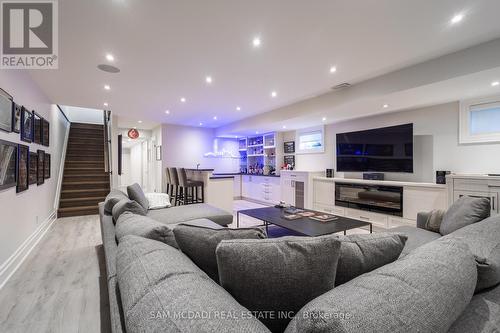 34A Pine Avenue N, Mississauga, ON - Indoor Photo Showing Living Room