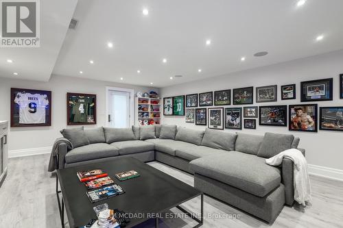 34A Pine Avenue N, Mississauga, ON - Indoor Photo Showing Living Room