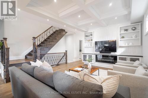 34A Pine Avenue N, Mississauga, ON - Indoor Photo Showing Living Room