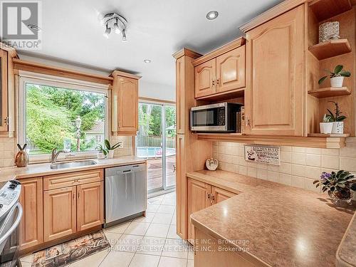 1585 Trotwood Avenue, Mississauga, ON - Indoor Photo Showing Kitchen With Double Sink