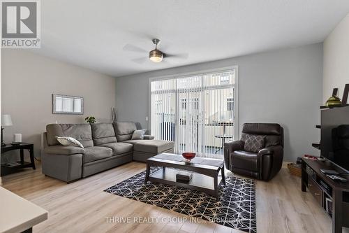 44 - 3025 Singleton Avenue, London, ON - Indoor Photo Showing Living Room