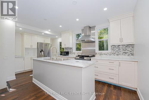 3907 Governors Road, Hamilton, ON - Indoor Photo Showing Kitchen With Upgraded Kitchen