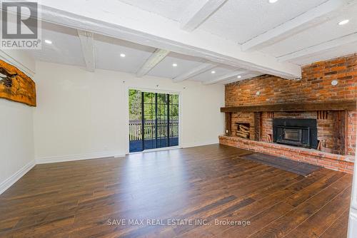 3907 Governors Road, Hamilton, ON - Indoor Photo Showing Living Room With Fireplace