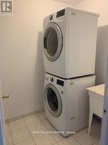 5099 Nestling Grove E, Mississauga, ON - Indoor Photo Showing Laundry Room