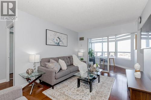 1816 - 135 Hillcrest Avenue, Mississauga, ON - Indoor Photo Showing Living Room