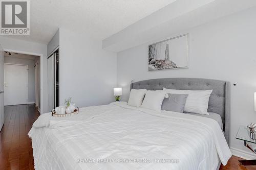 1816 - 135 Hillcrest Avenue, Mississauga, ON - Indoor Photo Showing Bedroom