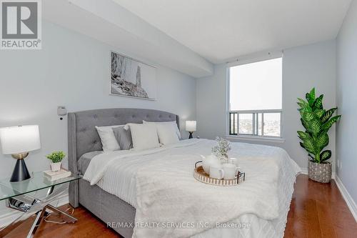 1816 - 135 Hillcrest Avenue, Mississauga, ON - Indoor Photo Showing Bedroom