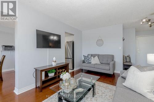 1816 - 135 Hillcrest Avenue, Mississauga, ON - Indoor Photo Showing Living Room