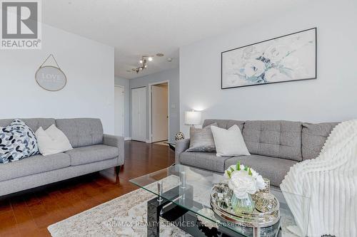 1816 - 135 Hillcrest Avenue, Mississauga, ON - Indoor Photo Showing Living Room