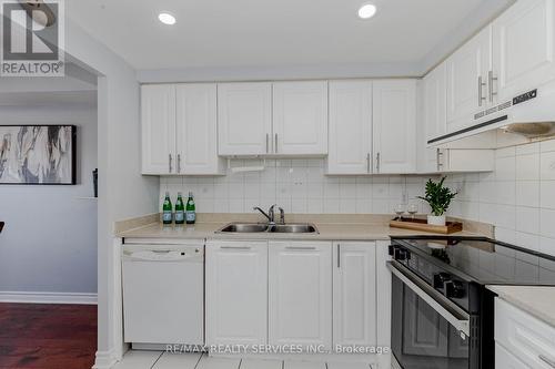 1816 - 135 Hillcrest Avenue, Mississauga, ON - Indoor Photo Showing Kitchen With Double Sink