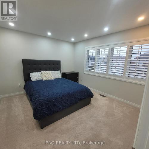 9 Porter Drive, Orangeville, ON - Indoor Photo Showing Bedroom