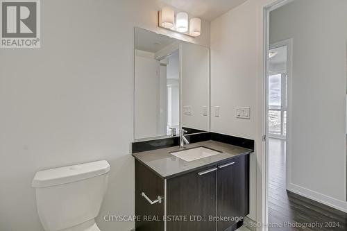 1301 - 10 Park Lawn Road, Toronto, ON - Indoor Photo Showing Bathroom