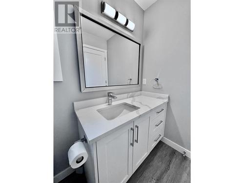 5830 Okanagan Street Unit# 102, Oliver, BC - Indoor Photo Showing Bathroom