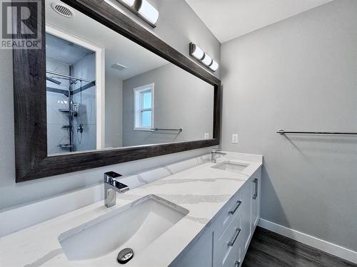 5830 Okanagan Street Unit# 102, Oliver, BC - Indoor Photo Showing Bathroom