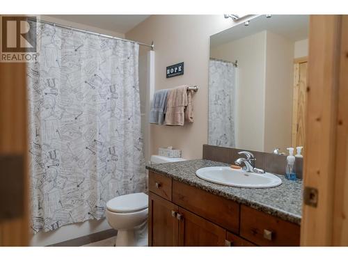 895 Dogwood Drive Unit# 13, Kimberley, BC - Indoor Photo Showing Bathroom