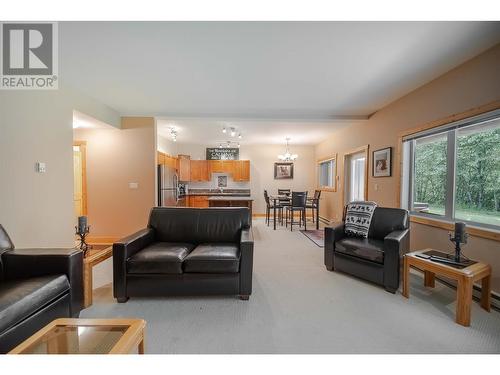 895 Dogwood Drive Unit# 13, Kimberley, BC - Indoor Photo Showing Living Room