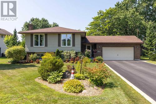 2495 Coral Avenue, Fort Erie (328 - Stevensville), ON - Outdoor With Facade