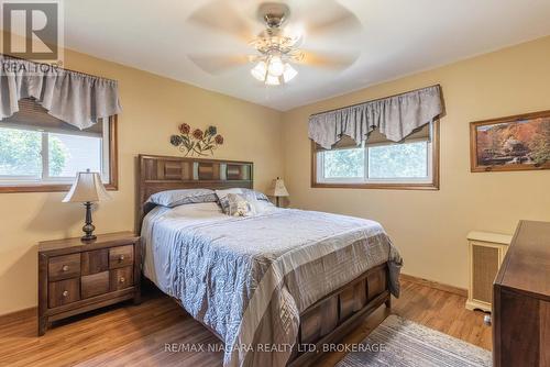 2495 Coral Avenue, Fort Erie (328 - Stevensville), ON - Indoor Photo Showing Bedroom