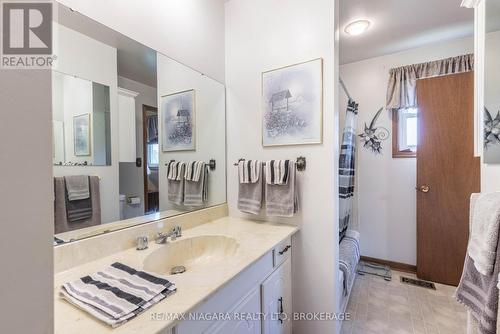 2495 Coral Avenue, Fort Erie (328 - Stevensville), ON - Indoor Photo Showing Bathroom