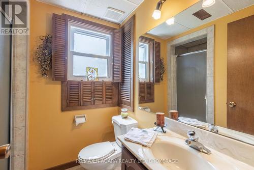 2495 Coral Avenue, Fort Erie (328 - Stevensville), ON - Indoor Photo Showing Bathroom