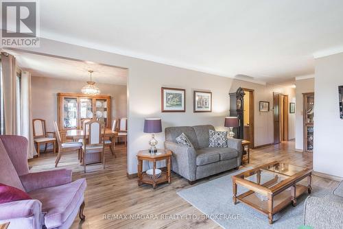 2495 Coral Avenue, Fort Erie (328 - Stevensville), ON - Indoor Photo Showing Living Room