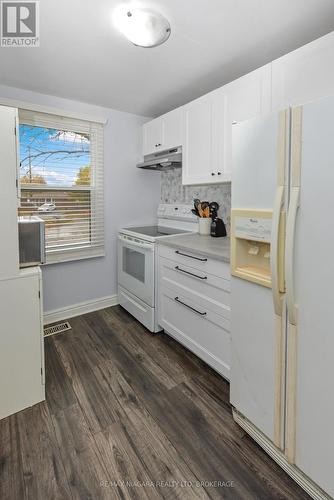 3125 Secord Place, Niagara Falls (205 - Church'S Lane), ON - Indoor Photo Showing Kitchen