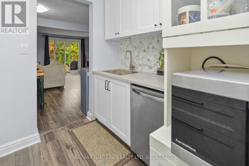 3125 Secord Place, Niagara Falls (205 - Church'S Lane), ON - Indoor Photo Showing Kitchen