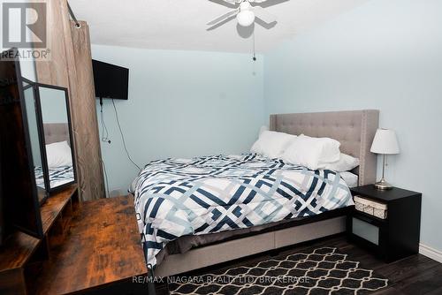 3125 Secord Place, Niagara Falls (205 - Church'S Lane), ON - Indoor Photo Showing Bedroom