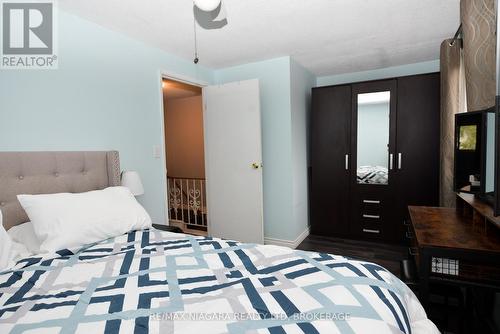 3125 Secord Place, Niagara Falls (205 - Church'S Lane), ON - Indoor Photo Showing Bedroom