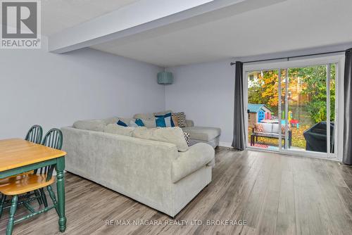 3125 Secord Place, Niagara Falls (205 - Church'S Lane), ON - Indoor Photo Showing Living Room