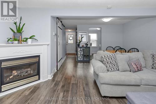 3125 Secord Place, Niagara Falls (205 - Church'S Lane), ON - Indoor Photo Showing Living Room With Fireplace