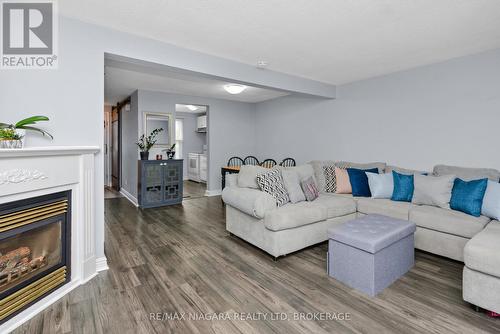 3125 Secord Place, Niagara Falls (205 - Church'S Lane), ON - Indoor Photo Showing Living Room With Fireplace